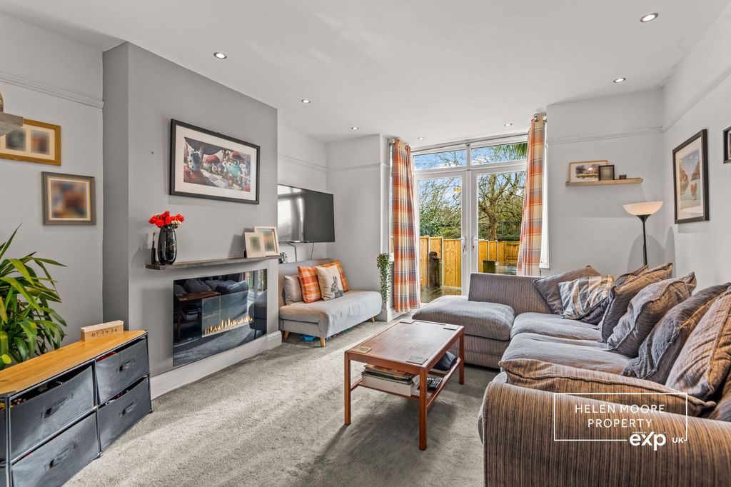 Property photo 2 of 17