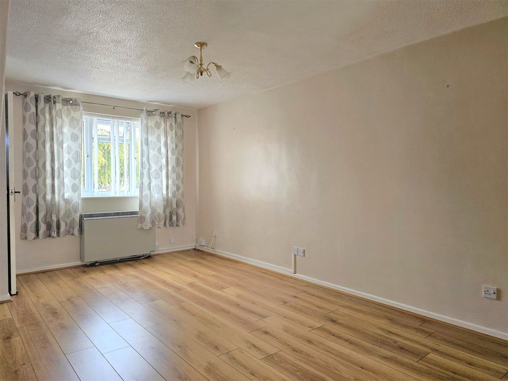 Property photo 3 of 14 Living Room
