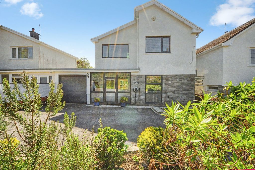 Property photo 1 of 45