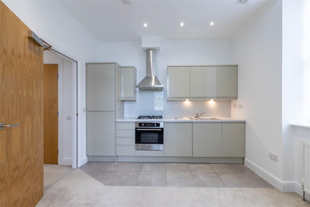 Property photo 3 of 16 1- 3, Taymount Terrace Perth-30.Jpg