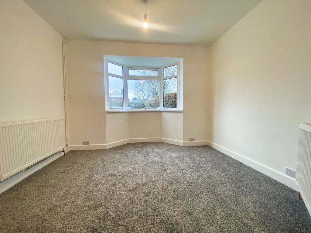 Property photo 3 of 35