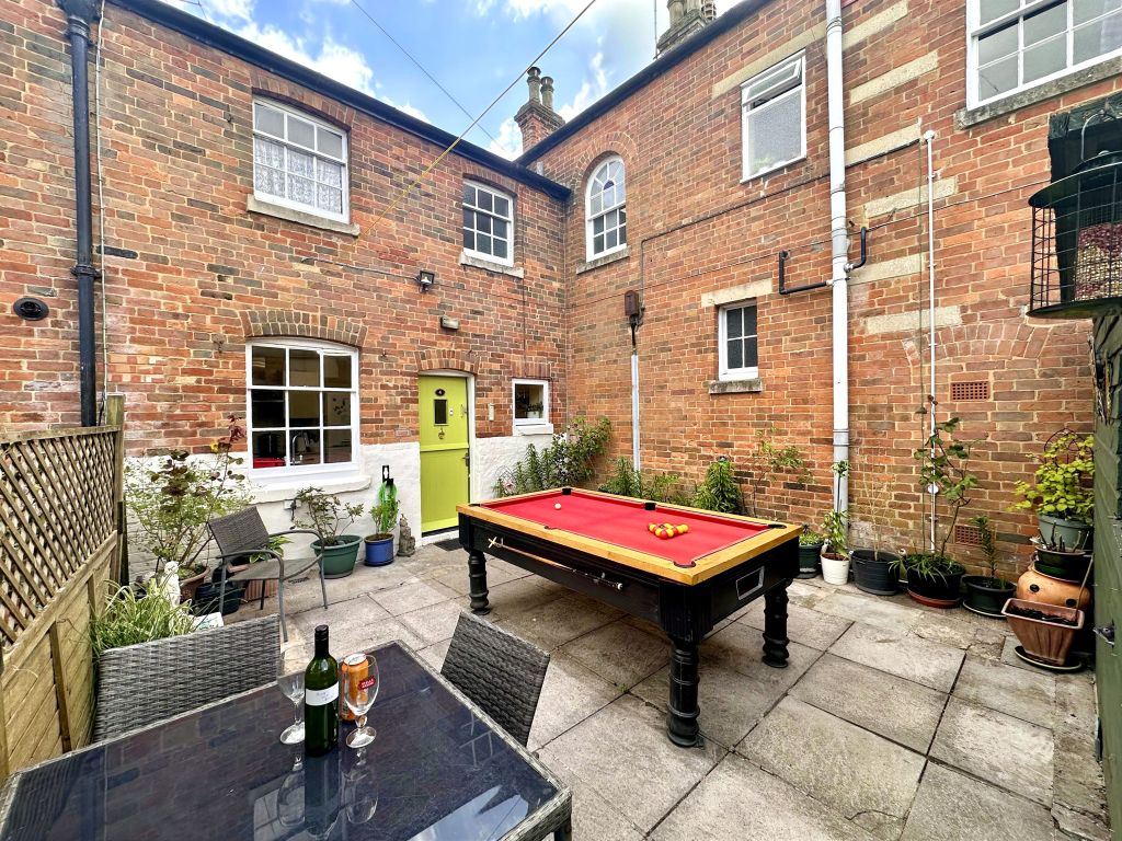 Property photo 1 of 14 Externally