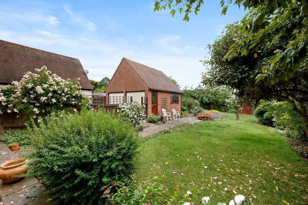 Property photo 2 of 21