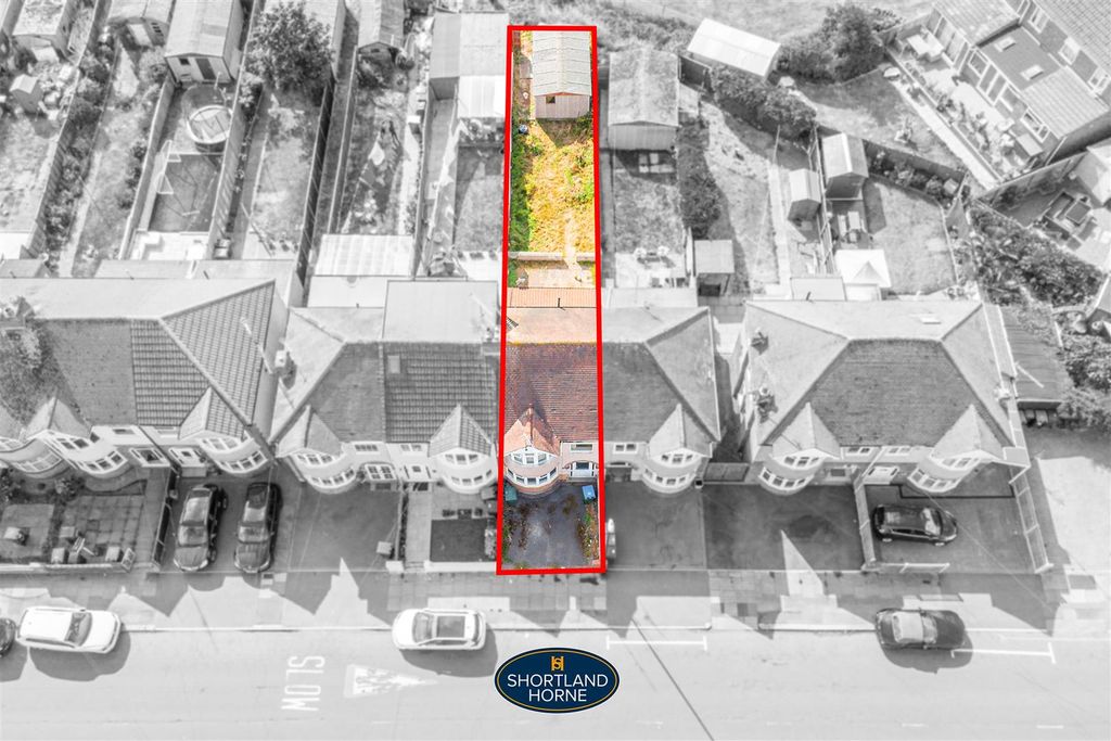 Property photo 2 of 17 Boundary