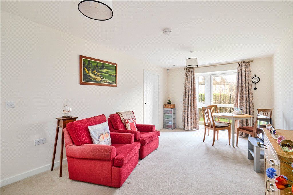 Property photo 3 of 15 Light &amp; Spacious