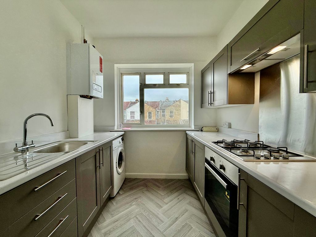 Property photo 2 of 8 Image