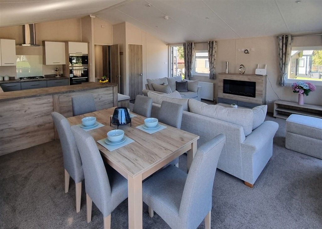 Property photo 2 of 7 Dining Area