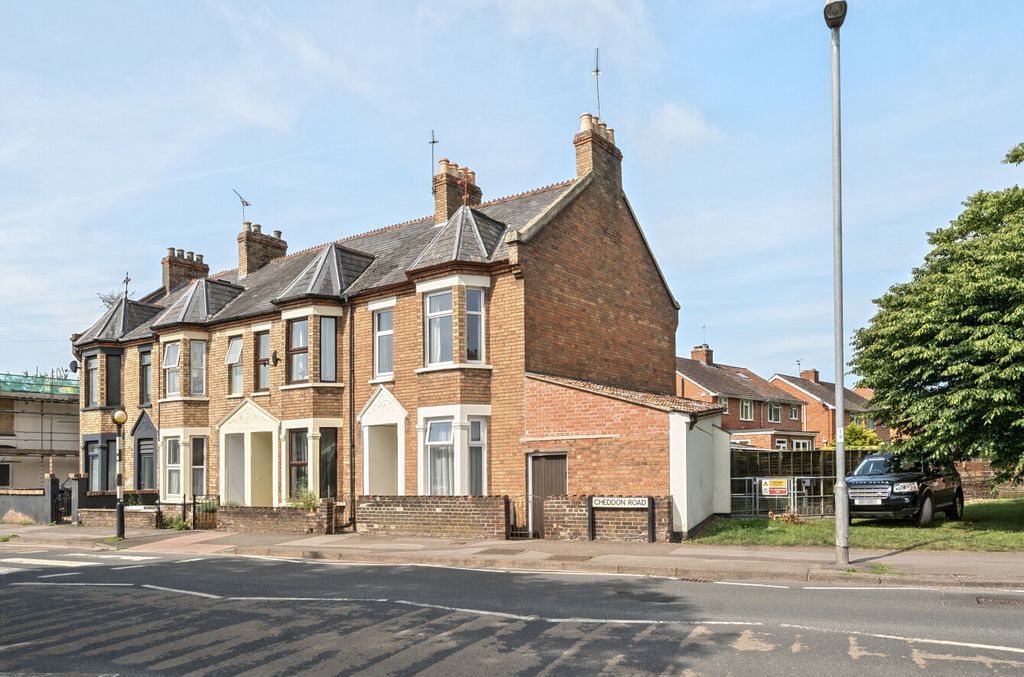 Property photo 1 of 16 1310959-5-68525B7...