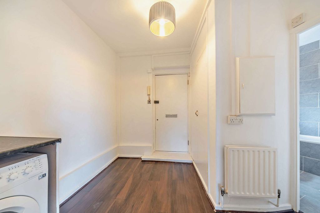 Property photo 2 of 26