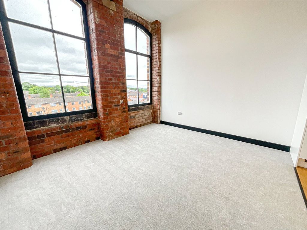 Property photo 3 of 8 Picture No. 06