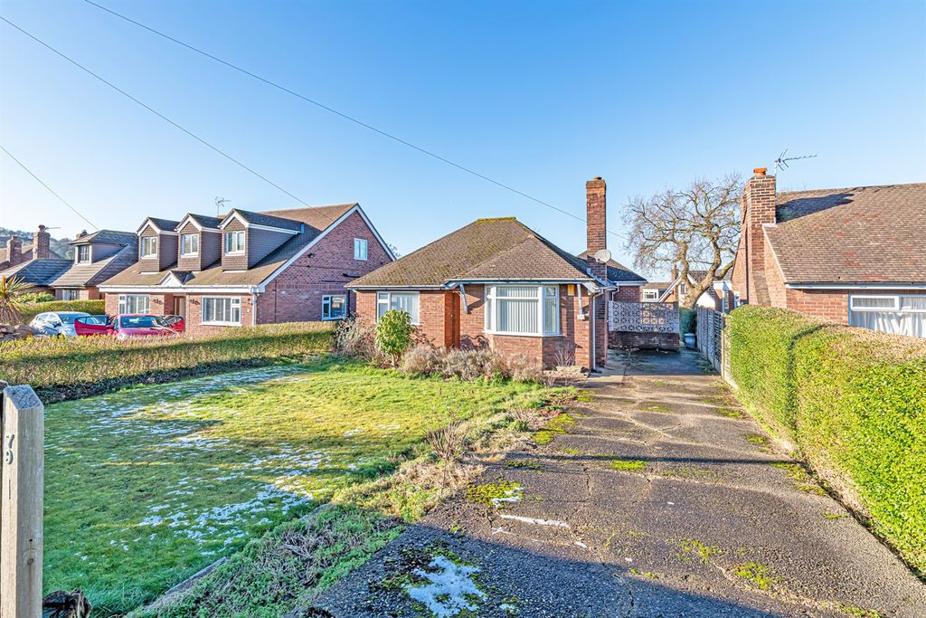 3 bed detached bungalow for sale Overton