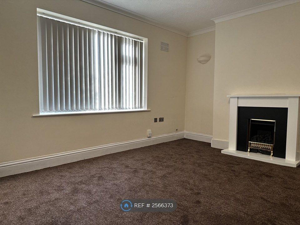 Property photo 1 of 17 Living Room
