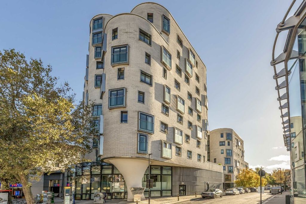 Property photo 1 of 7