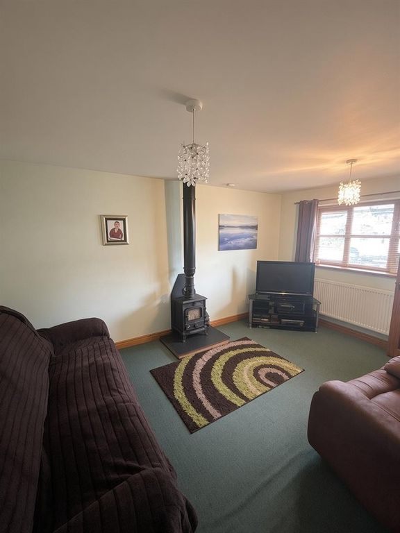 Property photo 1 of 12 Lounge