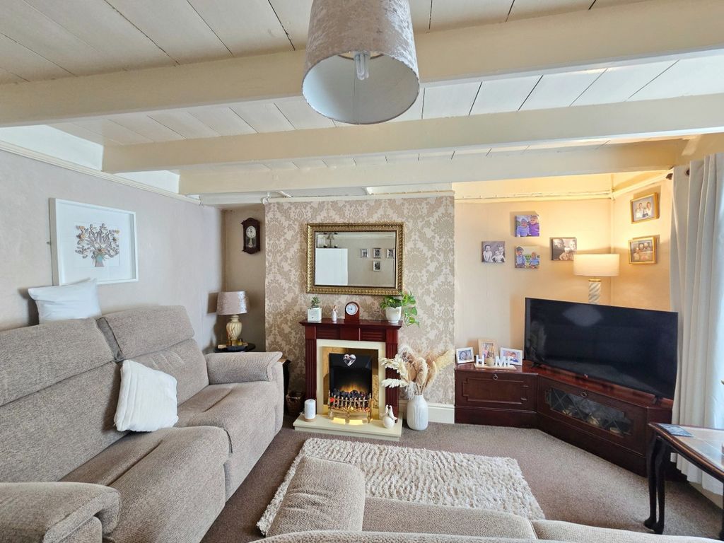 Property photo 2 of 14 5256771
