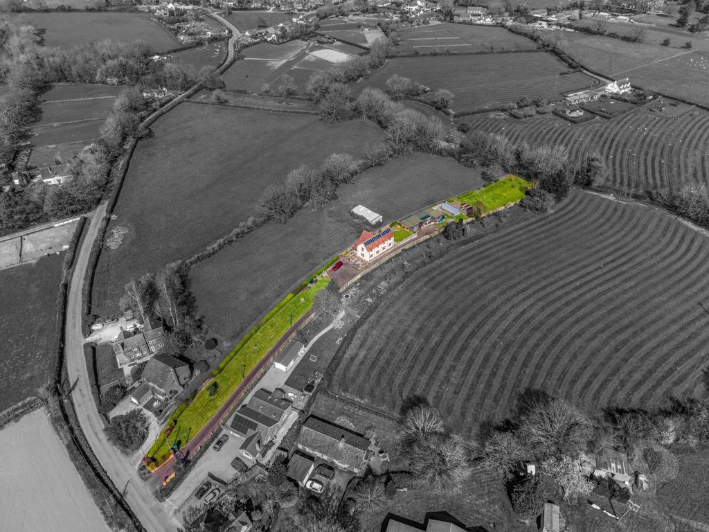 Property photo 3 of 24 Picture No. 28