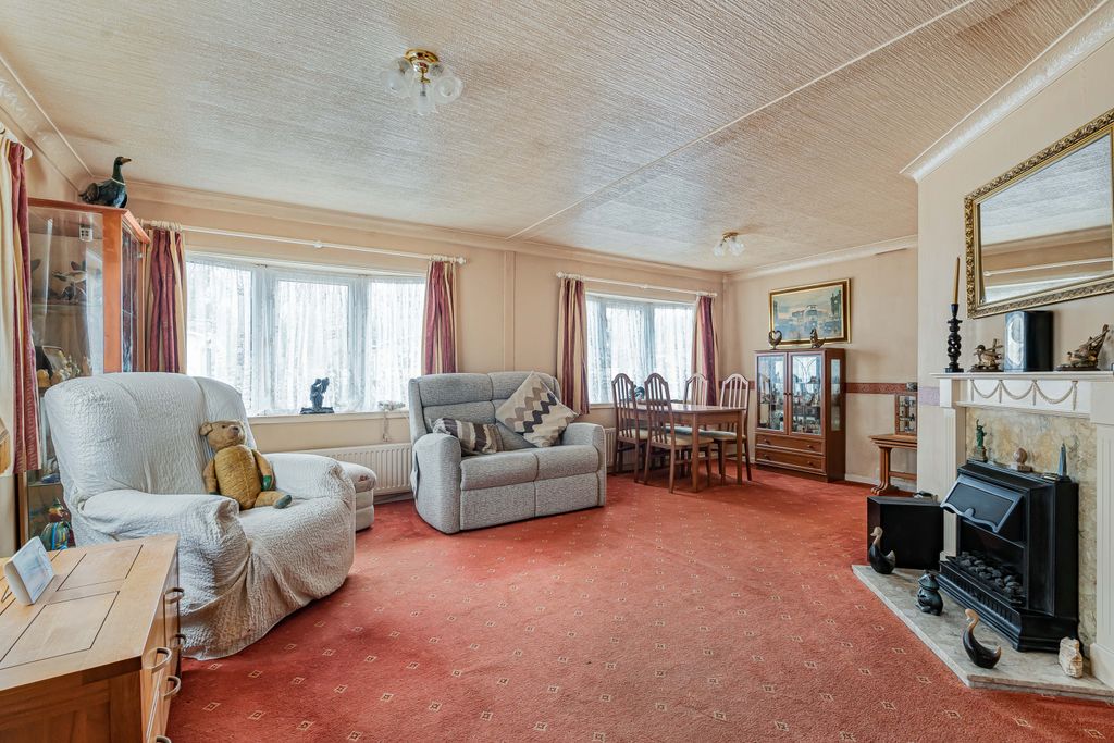 Property photo 3 of 15 Living Room