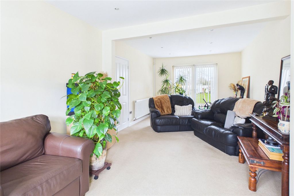 Property photo 2 of 16 Picture No. 05