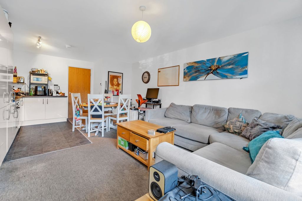 Property photo 3 of 13