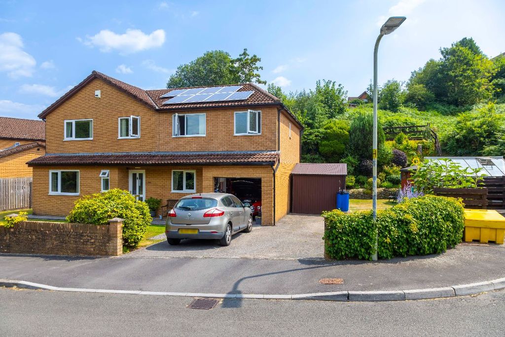 Property photo 2 of 45