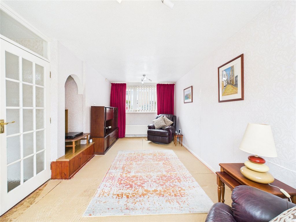 Property photo 3 of 22 Picture No. 17