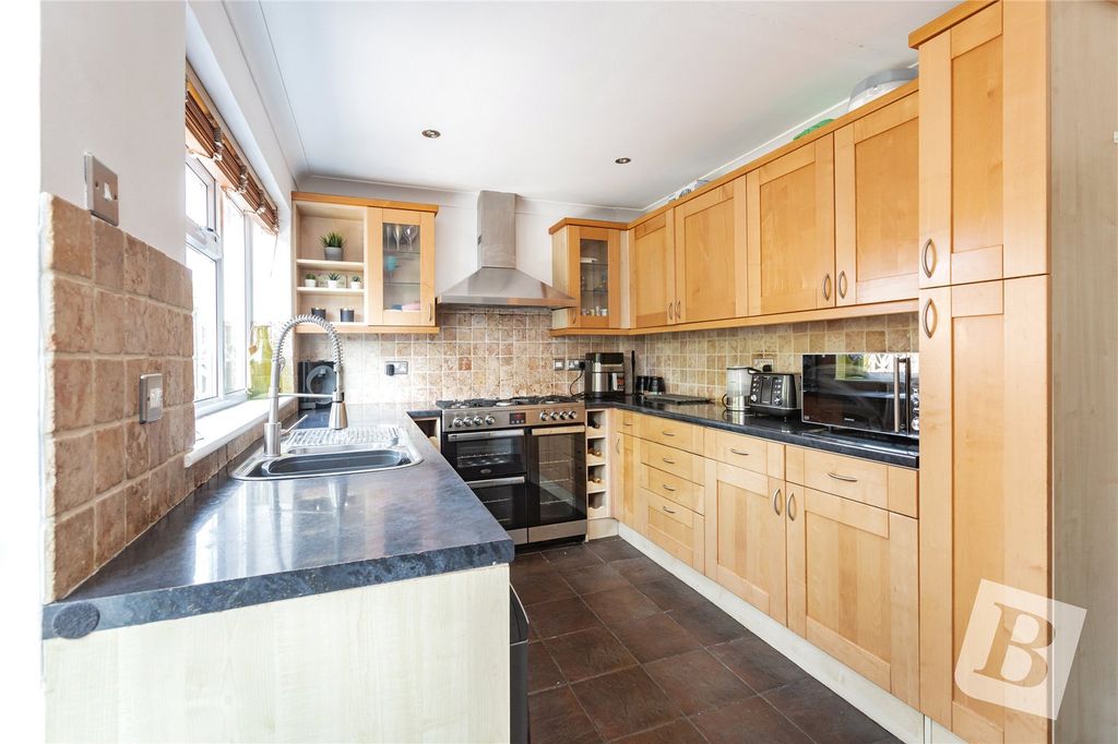 Property photo 3 of 15 Kitchen