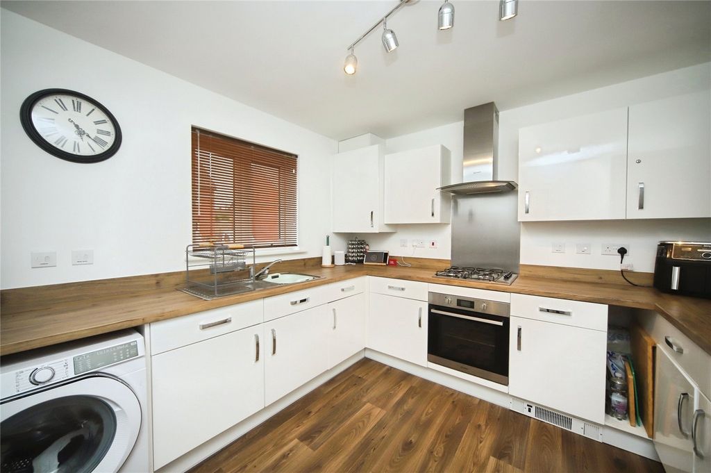 Property photo 3 of 25 Picture No. 28
