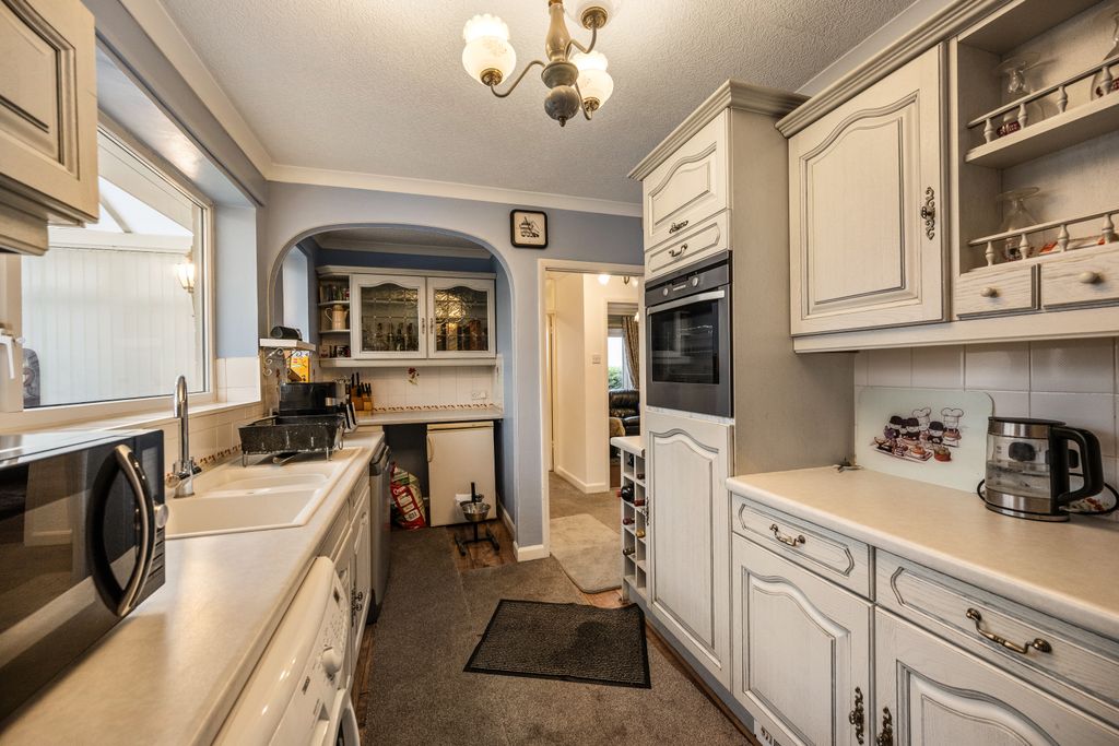 Property photo 3 of 22