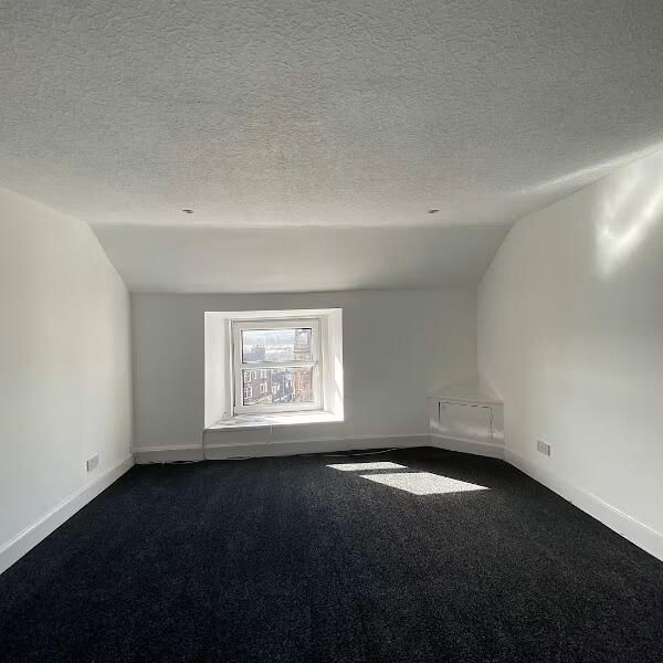Property photo 3 of 6 Living Room