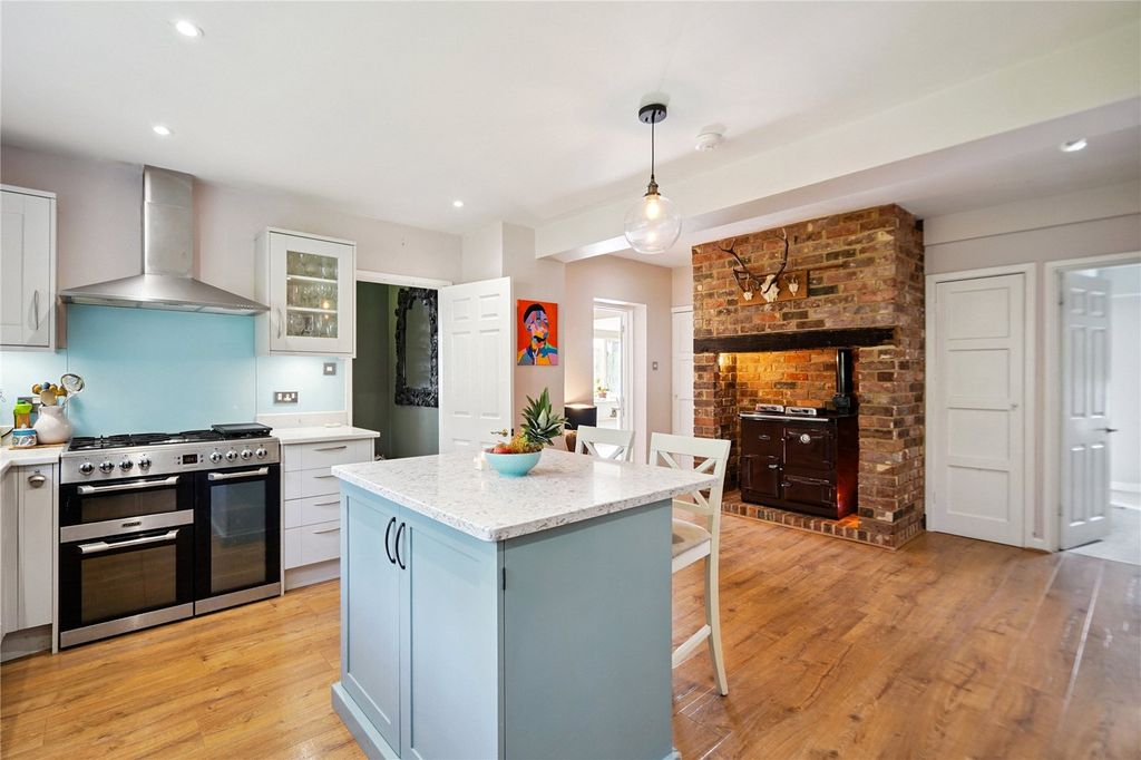 Property photo 2 of 44 Picture No. 21