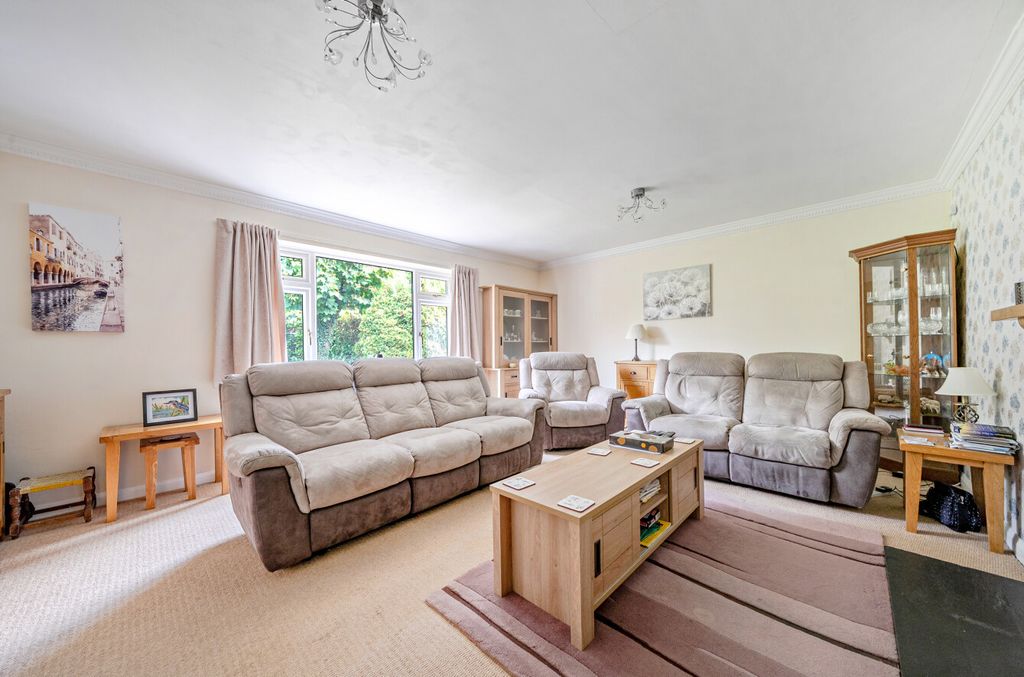 Property photo 3 of 24 1346372-6-68c93Fa...