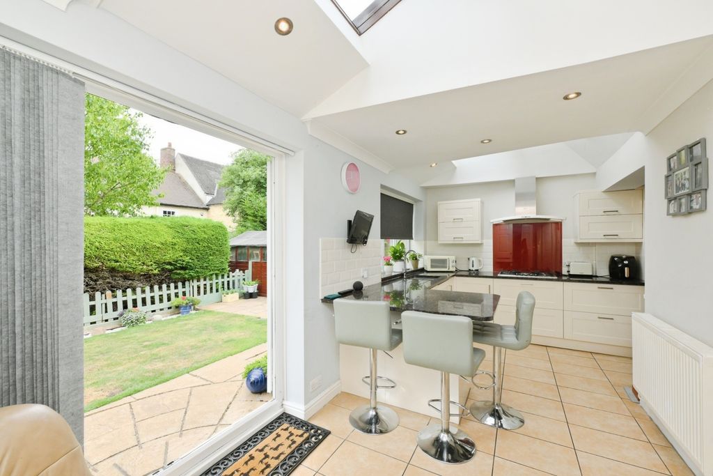 Property photo 2 of 17 Photo
