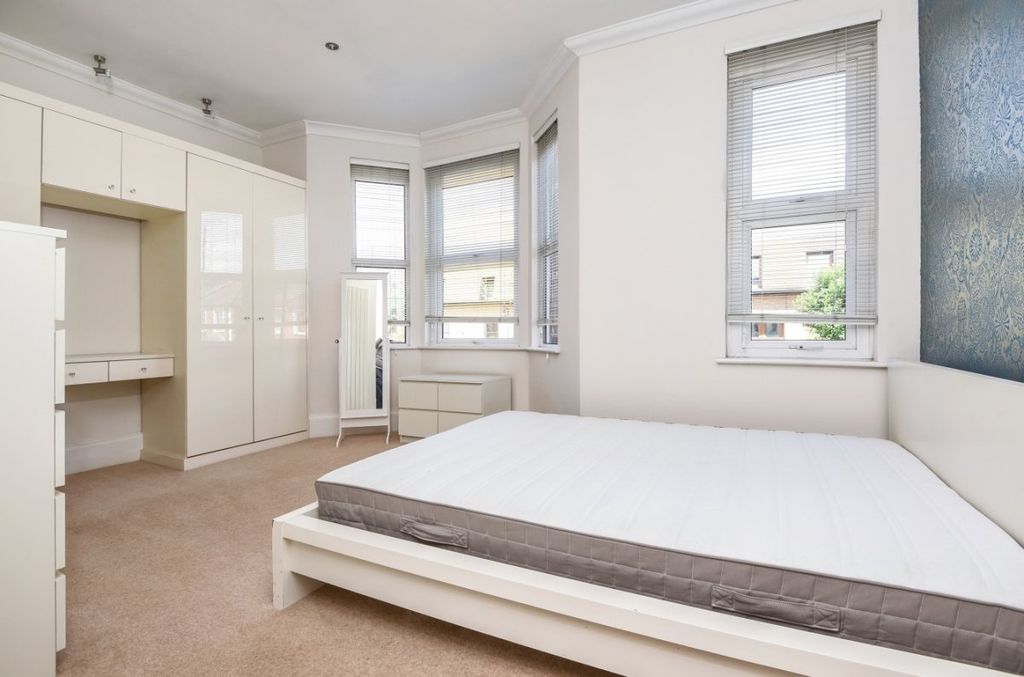 Property photo 3 of 5 Picture No. 13