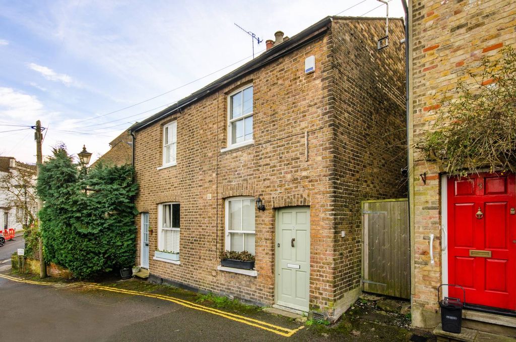 Property photo 2 of 11