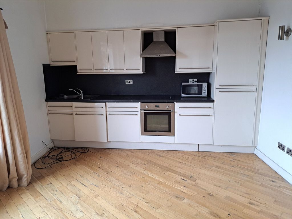 Property photo 2 of 10 Picture No. 03