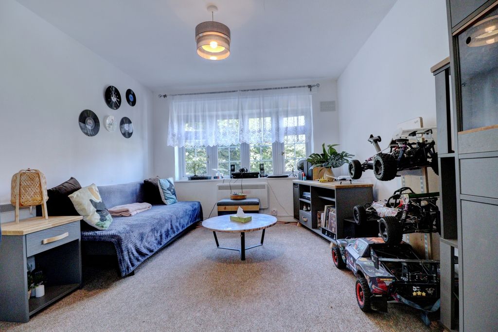 Property photo 3 of 6 Picture No. 10