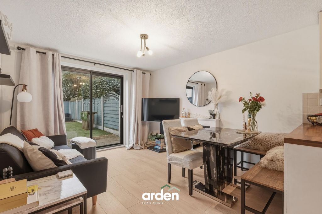 Property photo 3 of 8