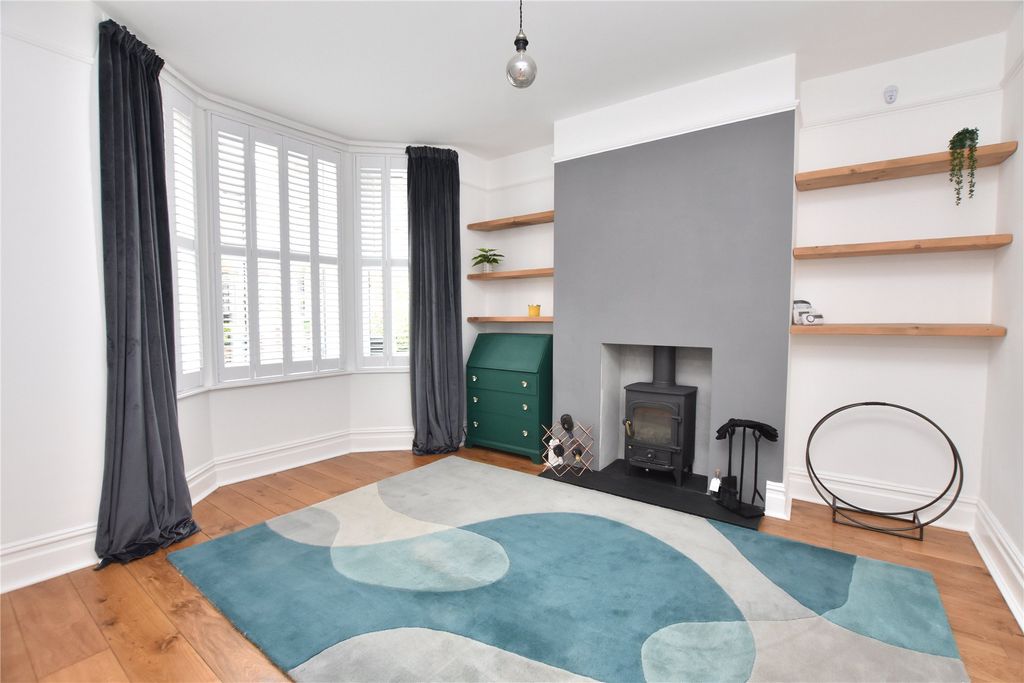 Property photo 2 of 14 Living Room