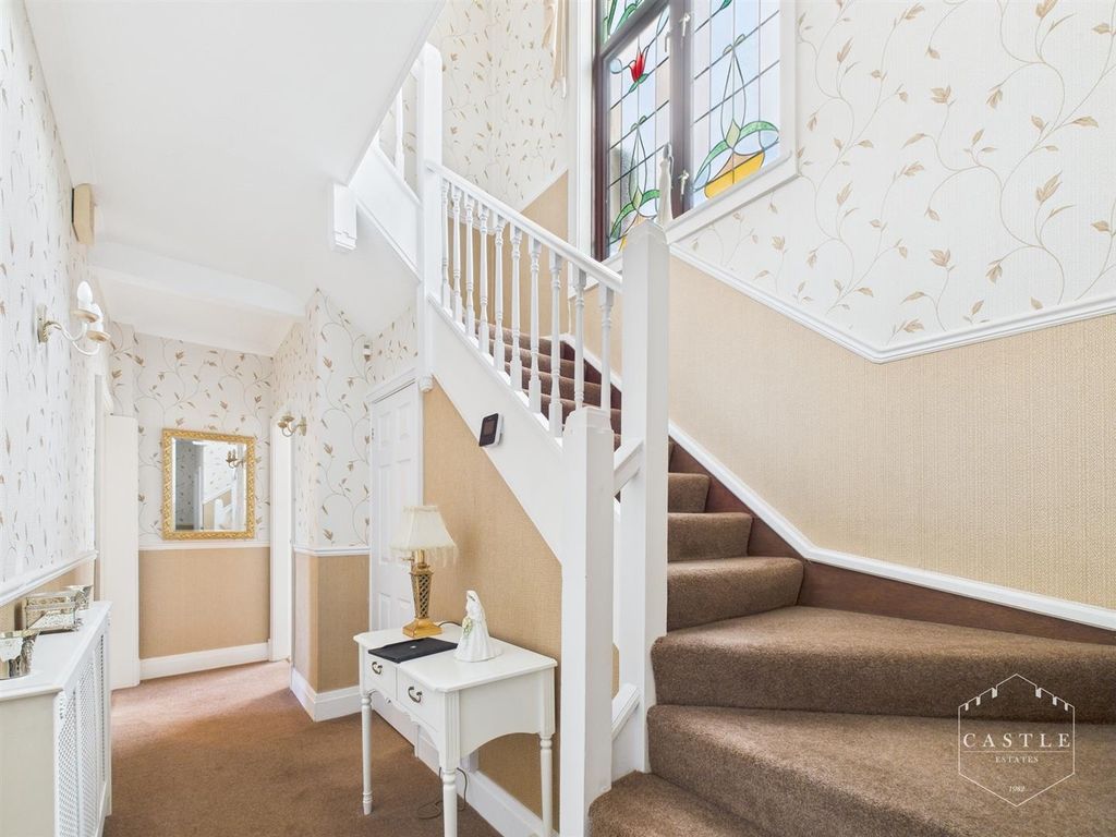 Property photo 2 of 42 Cam02833G0-Pr0446-Still026.Jpg