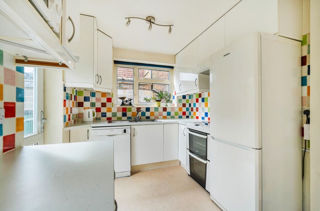 Property photo 3 of 21 Kitchen