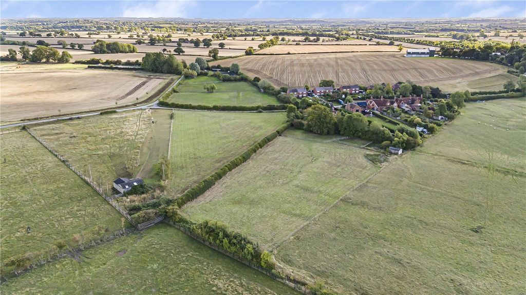 Property photo 2 of 15 Fields