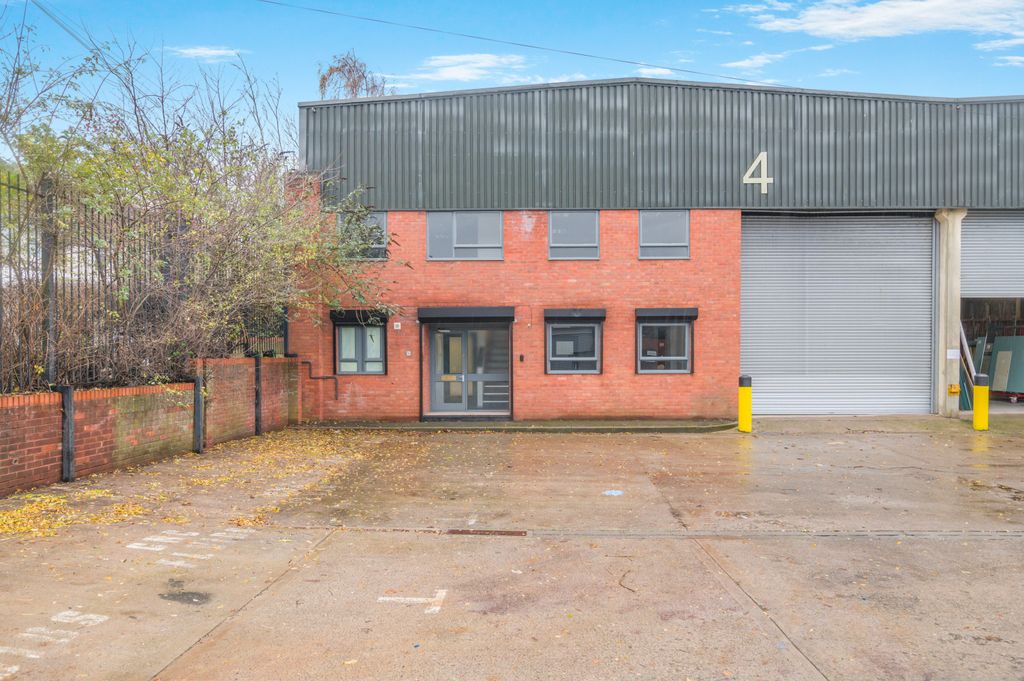 Property photo 2 of 22