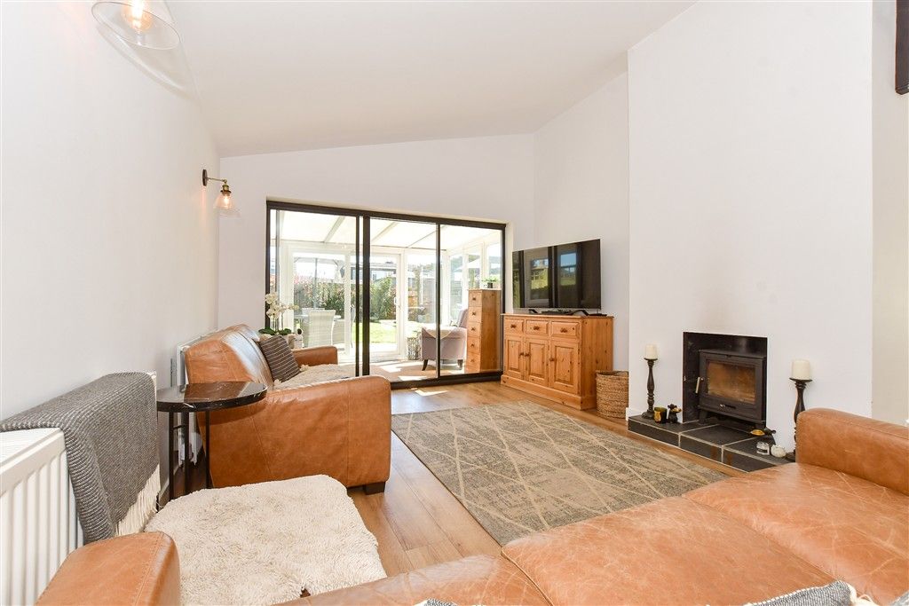 Property photo 3 of 13 Lounge