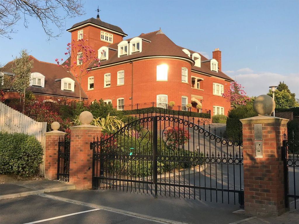 Property photo 1 of 27