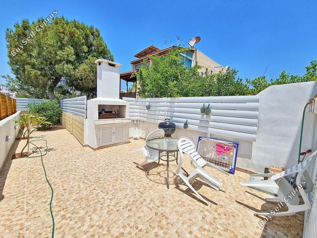 Property photo 1 of 32