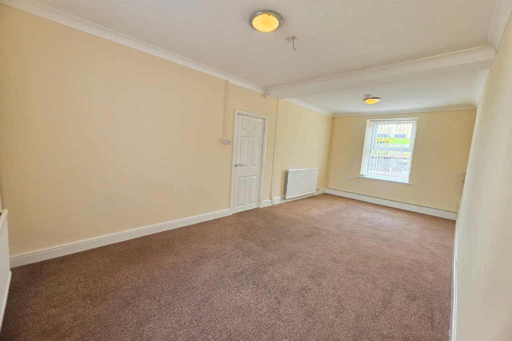 Property photo 2 of 25
