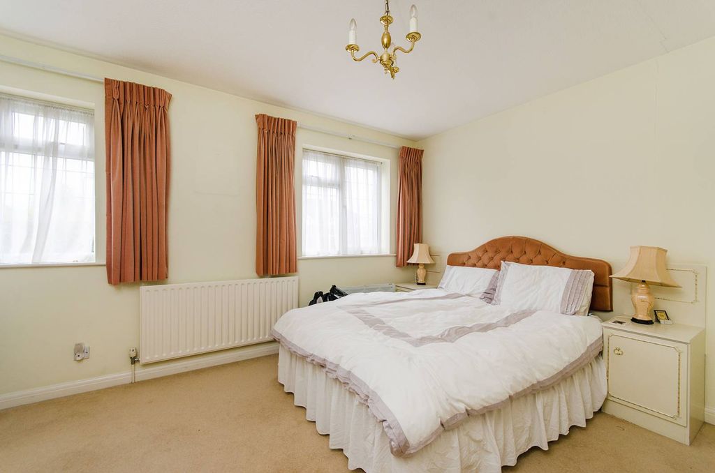 Property photo 3 of 9