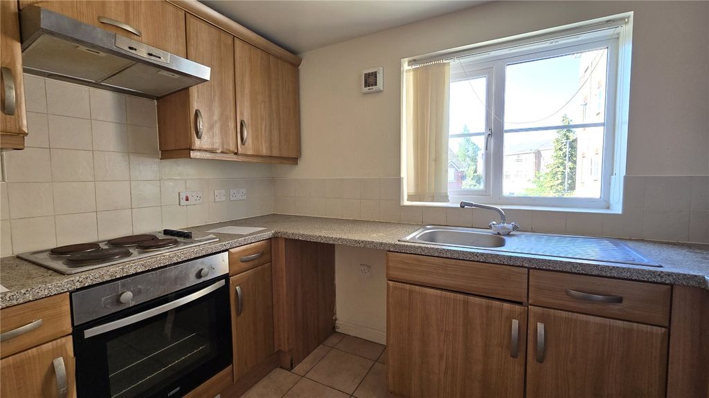 Property photo 2 of 6 Kitchen