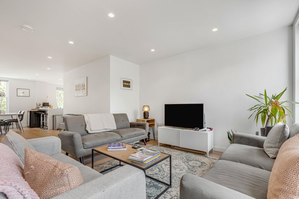 Property photo 1 of 15 Reception Room