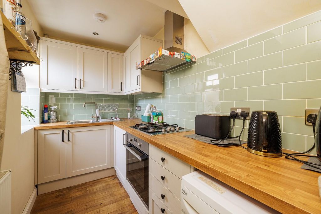 Property photo 3 of 19 Char9226.Jpg